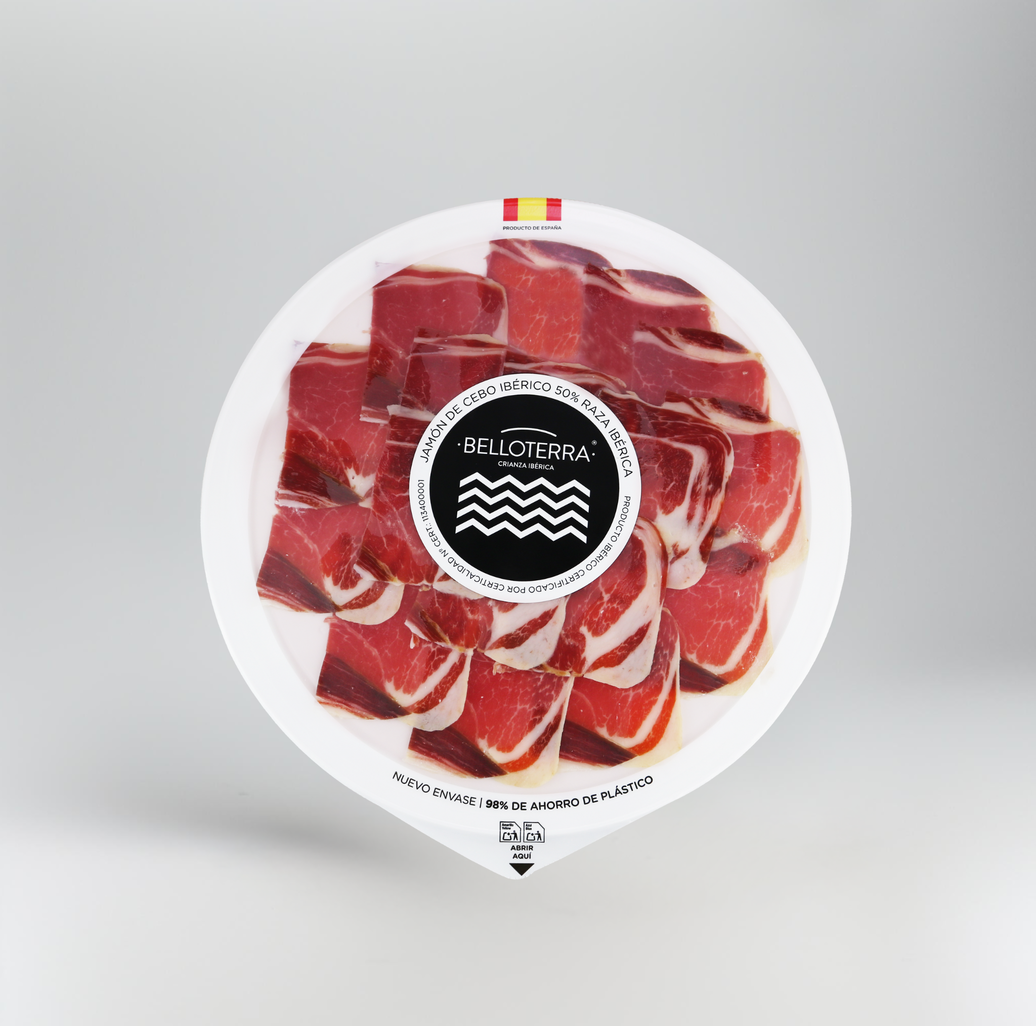 Packaged sliced meat with 'Belloterra' branding on a gray background