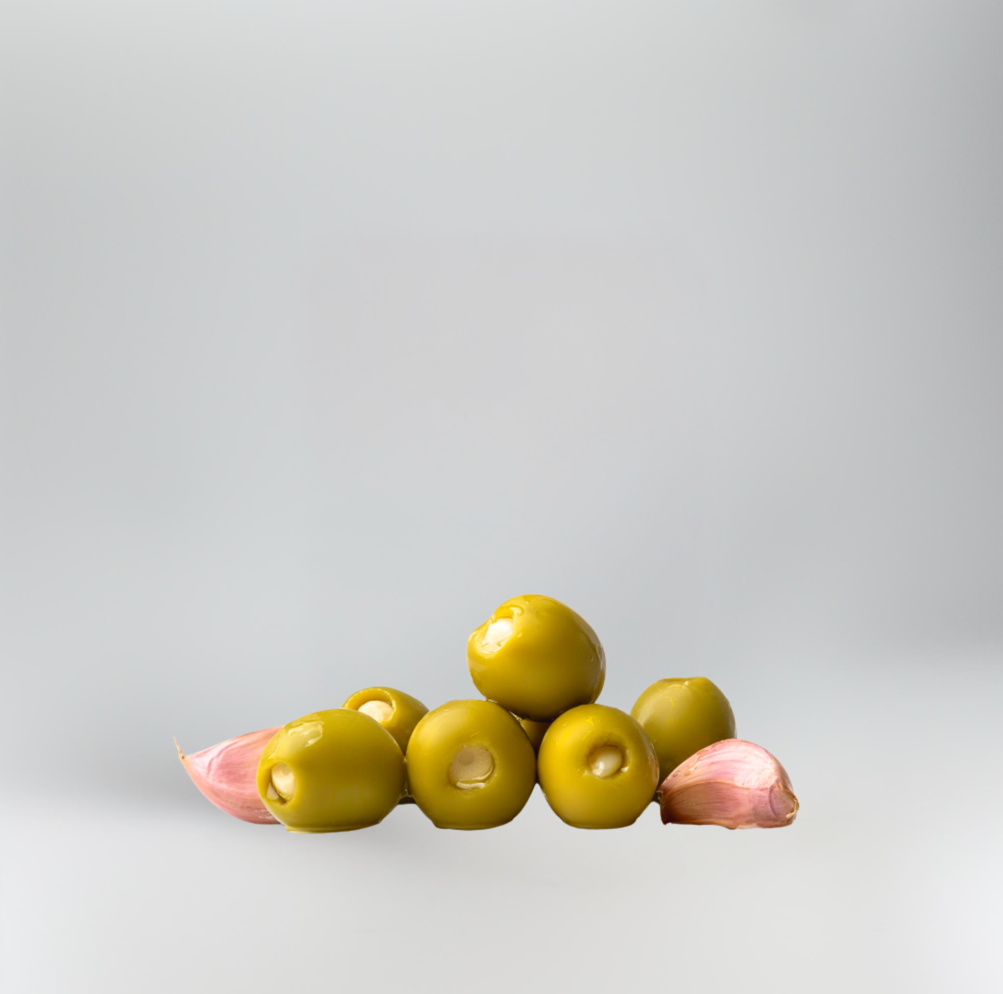 GARLIC STUFFED GREEN OLIVES GORDAL