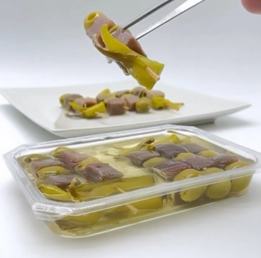 SMOKED YELLOWFIN TUNA, OLIVES & PIPARRA APPETIZER
